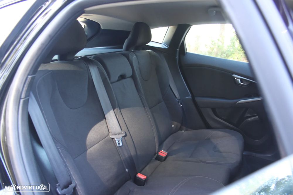 Volvo V40 2.0 D2 Momentum Eco - 22