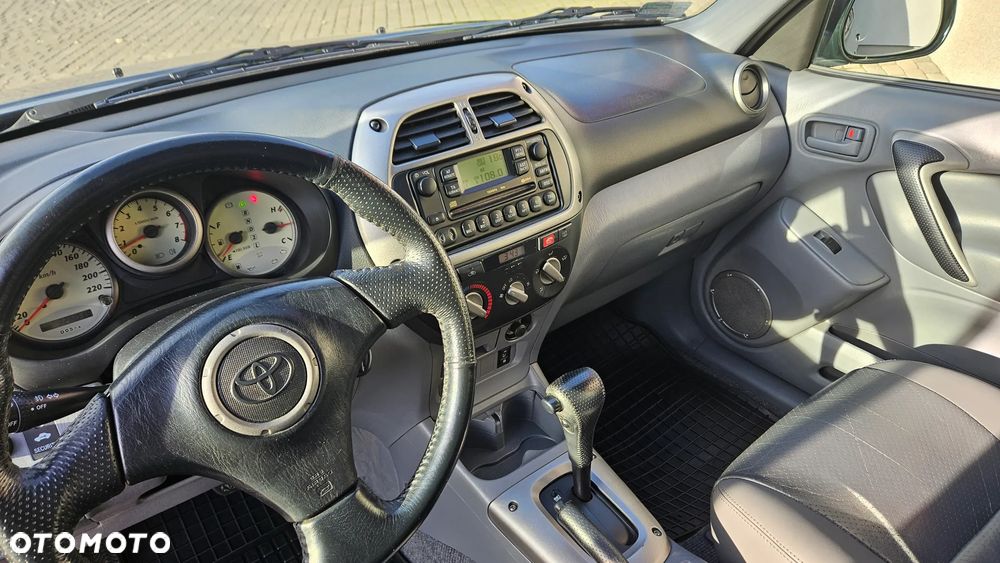 Toyota RAV4 - 12