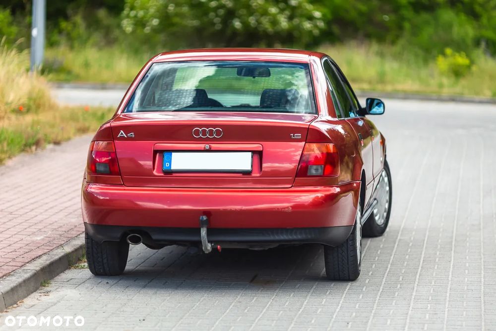 Audi A4 Limousine - 13