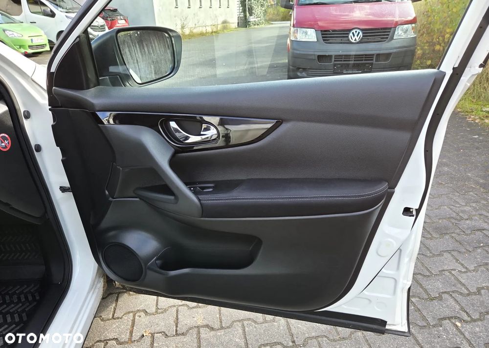 Nissan Qashqai 1.6 DIG-T N-Connecta - 27