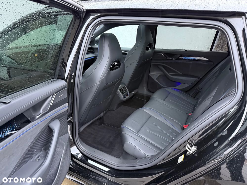 Volkswagen Passat 2.0 TSI 4Mot R-Line DSG - 10