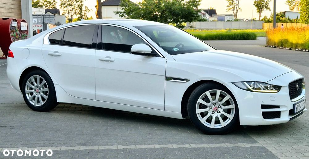 Jaguar XE 2.0 D R-Sport - 39