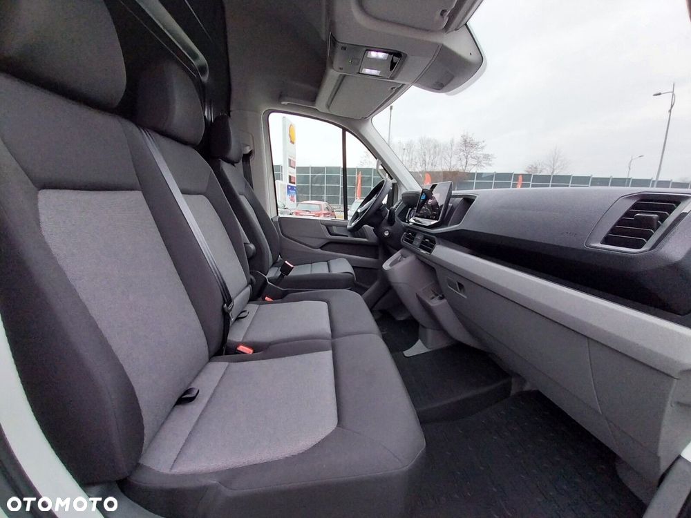 Volkswagen Crafter Crafter 35 Furgon, silnik: 2,0 l  130 kW, skrzynia biegów: napęd 4MOTION, automatyczna 8-biegowa rozstaw osi: 3640 mm - 6