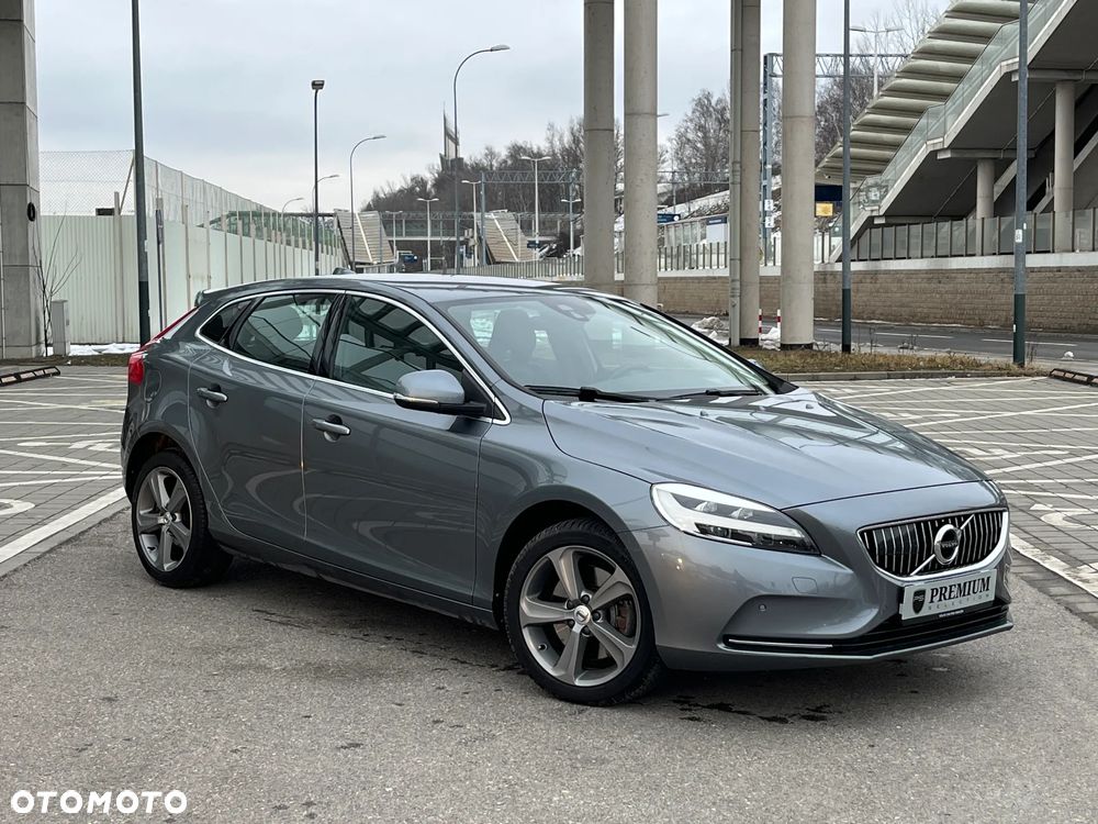 Volvo V40 T3 Drive-E Inscription - 1