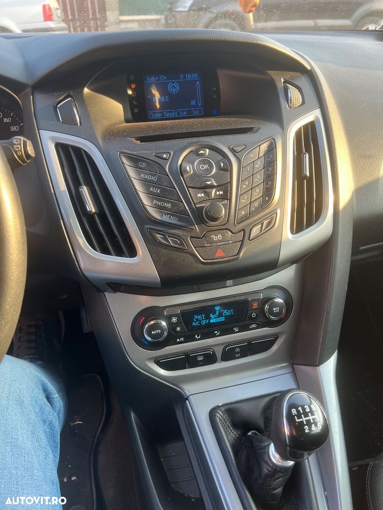 Ford Focus 1.6 TDCI DPF Start-Stopp-System Titanium - 6