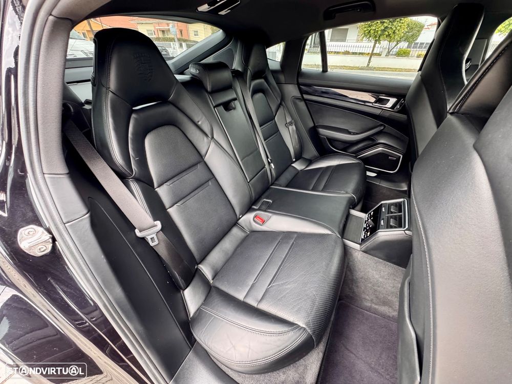 Porsche Panamera 4 E-Hybrid Platinum Edition - 16