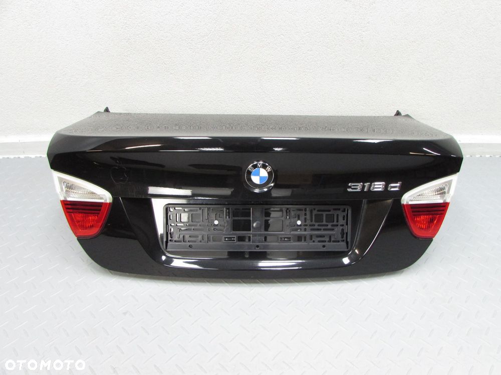 BMW E90 SEDAN 04-12 KLAPA BAGAZNIKA TYL - 1