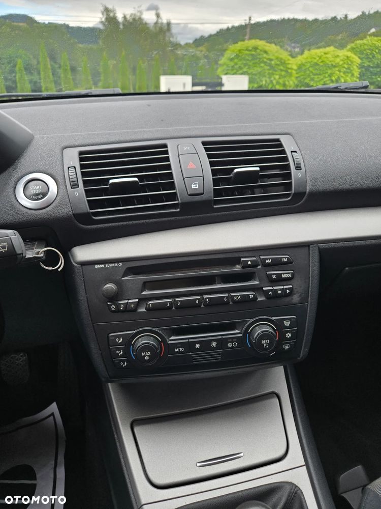 BMW Seria 1 118d - 24