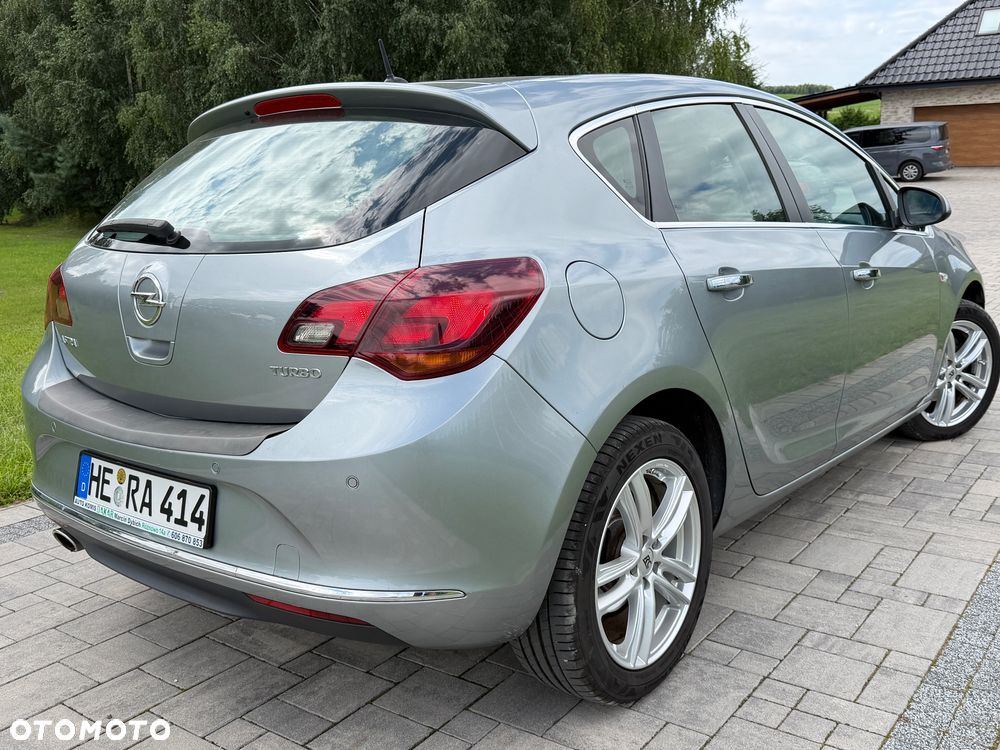 Opel Astra 1.4 T Essentia - 2