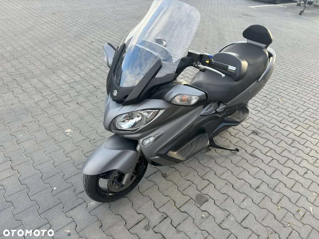 Suzuki Burgman - 6