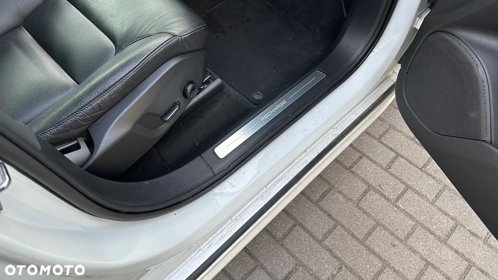 Volvo XC 90 T8 AWD Recharge Geartronic Inscription Edition - 12