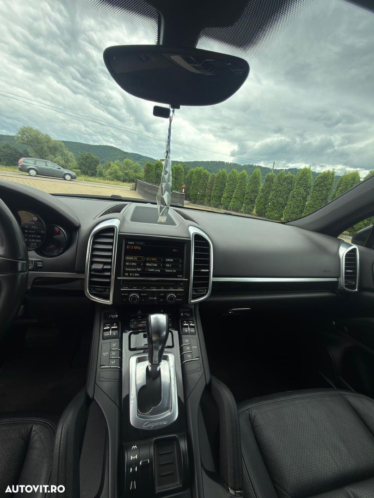 Porsche Cayenne - 6