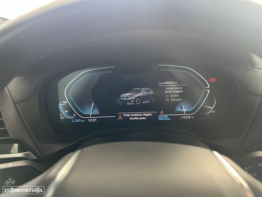 BMW iX3 - 16