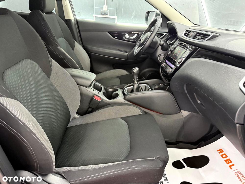 Nissan Qashqai 1.3 DIG-T N-Connecta - 29