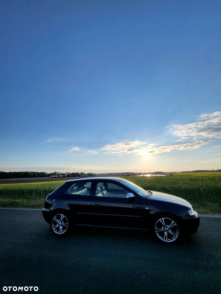 Audi A3 3-drzwiowe 1.8T Ambition - 4