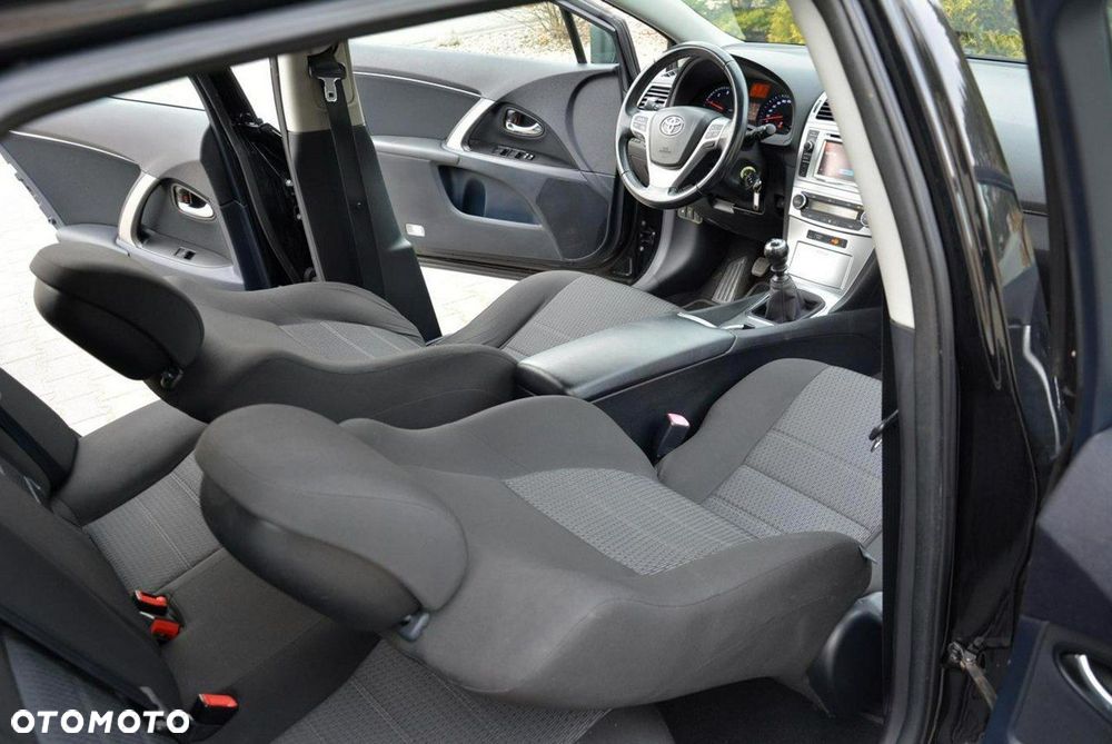 Toyota Avensis 2.0 D-4D Comfort - 22
