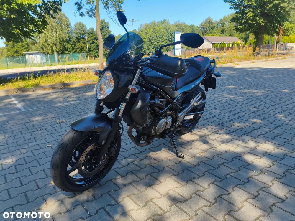 Suzuki Gladius - 3