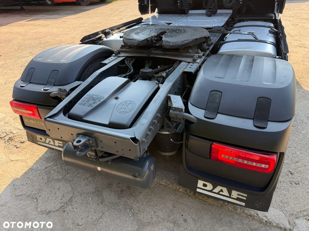 DAF XG+ 530 KM / RETARDER INTARDER / FULL KONTRAKT DAF / KLIMA POSTOJOWA / MAX ZBIORNIKI 1465 L / NAJWIĘKSZA KABINA XG PLUS / FULL SPOJLERY / DOSTĘPNE 3 SZTUKI !! - 17