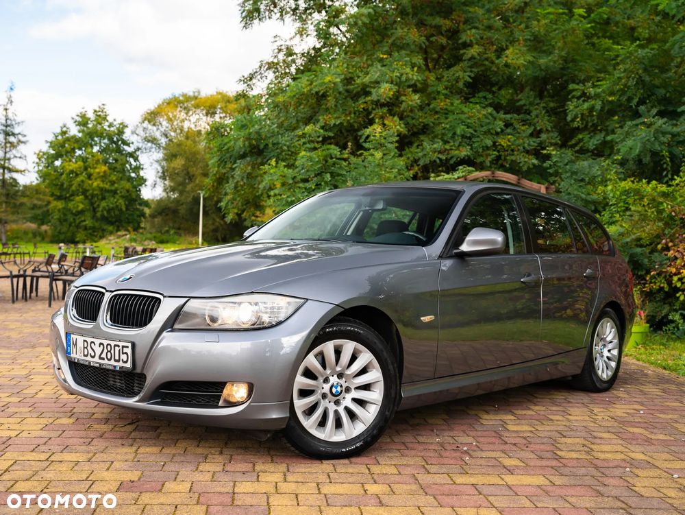BMW Seria 3 318d DPF Touring - 16