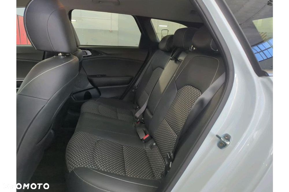 Kia Ceed 1.5 T-GDI L - 8