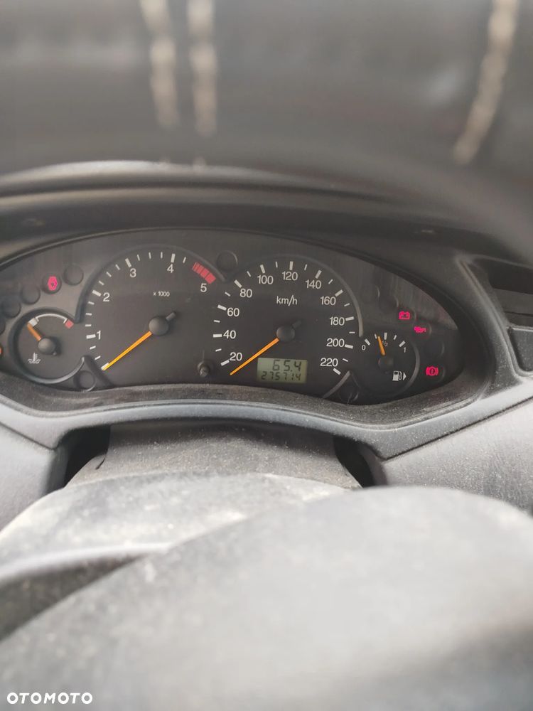 Ford Focus TDCi Ghia - 6