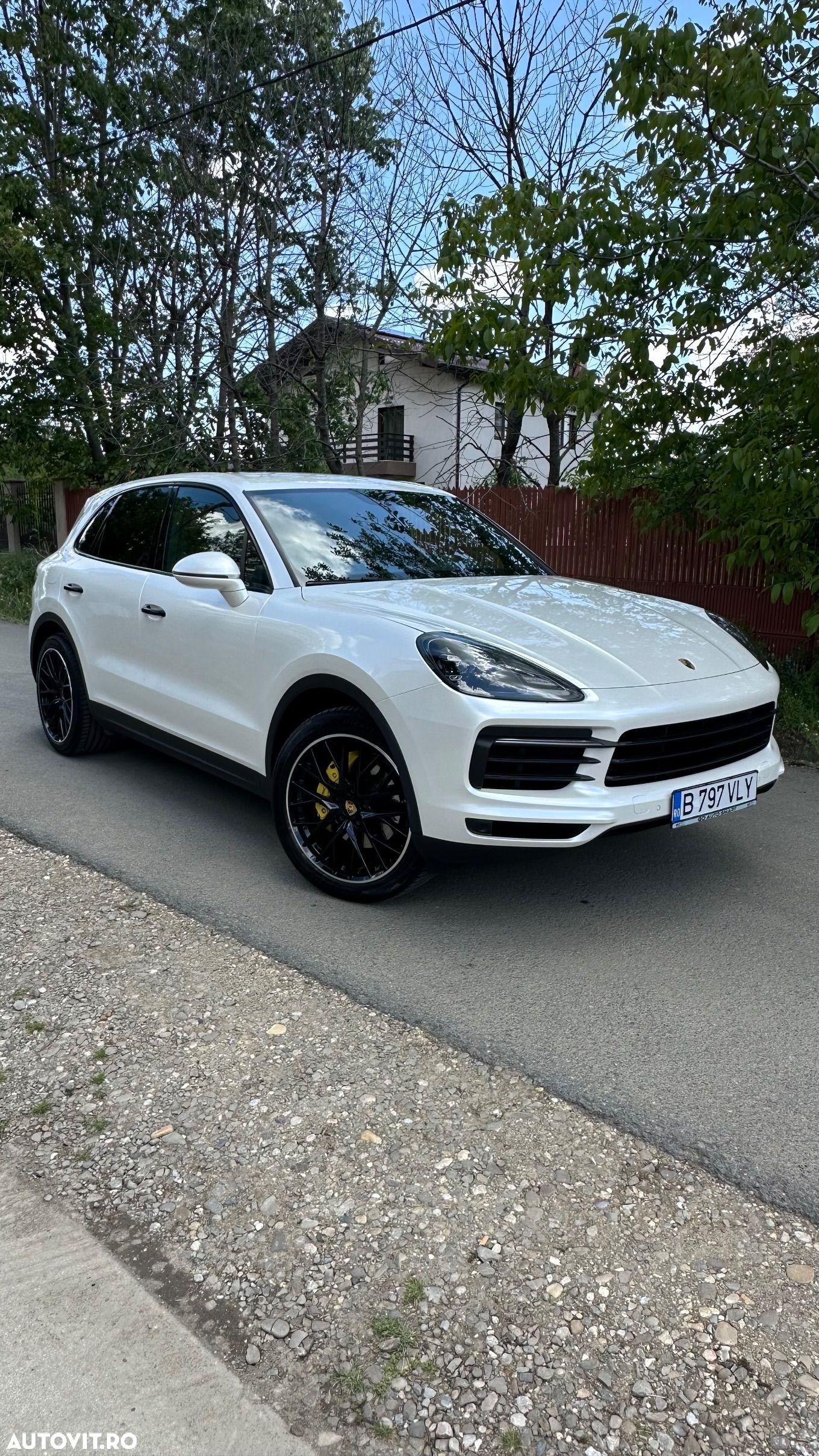 Porsche Cayenne - 1