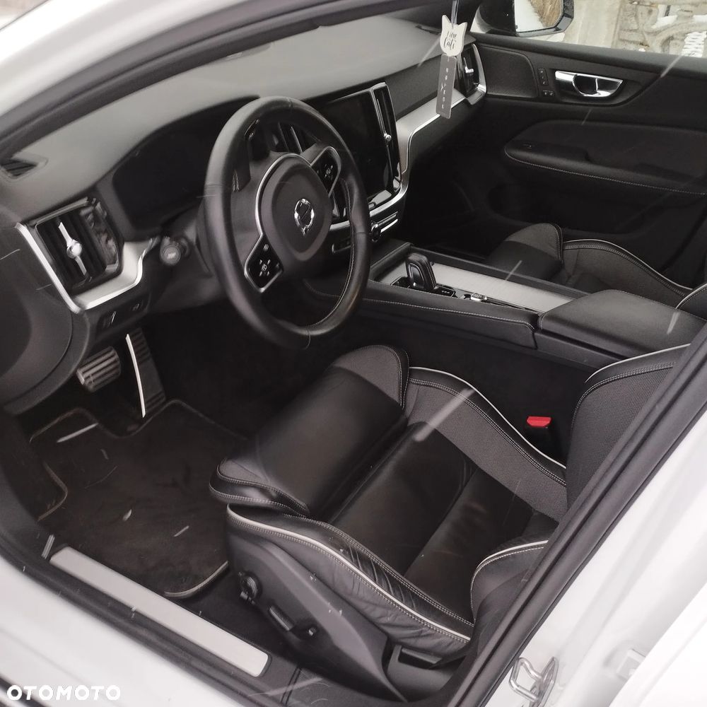 Volvo S60 B4 B R-Design - 10