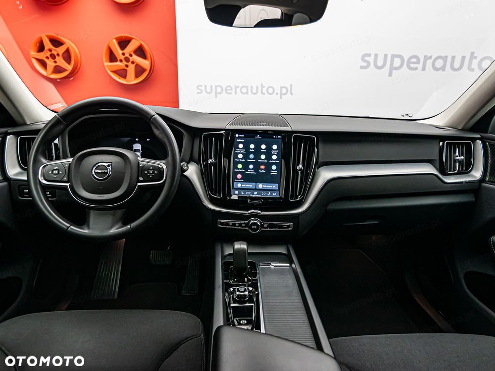 Volvo XC 60 B4 B Momentum - 14