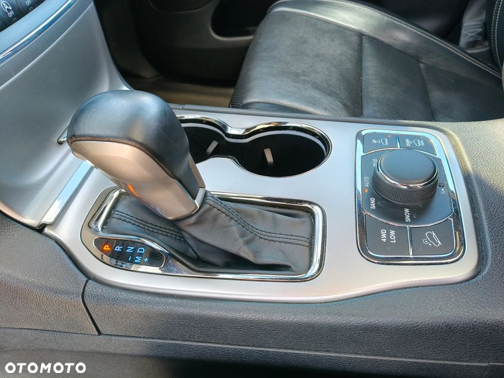 Jeep Grand Cherokee - 12