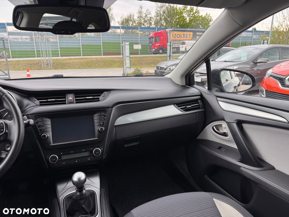 Toyota Avensis Touring Sports 1.6 D-4D Comfort - 34