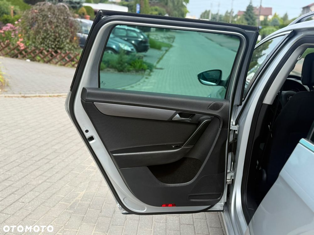 Volkswagen Passat - 27