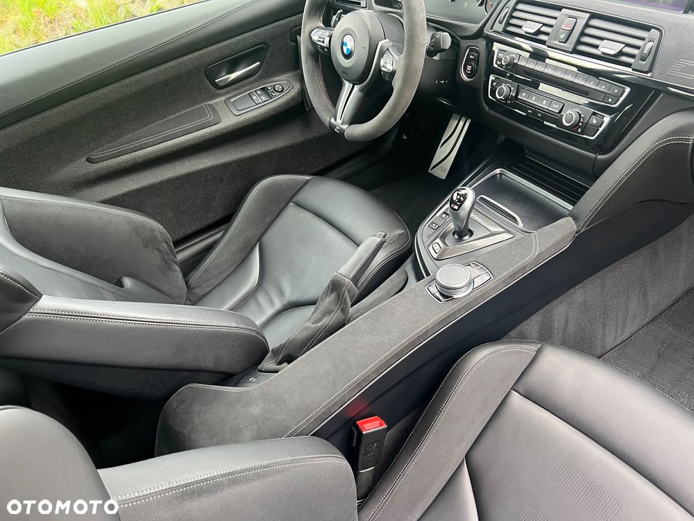 BMW M4 Coupe DKG Competition - 22