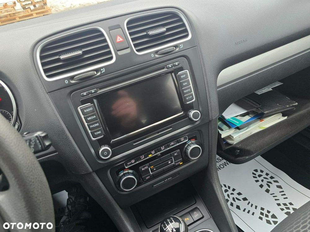 Volkswagen Golf - 32