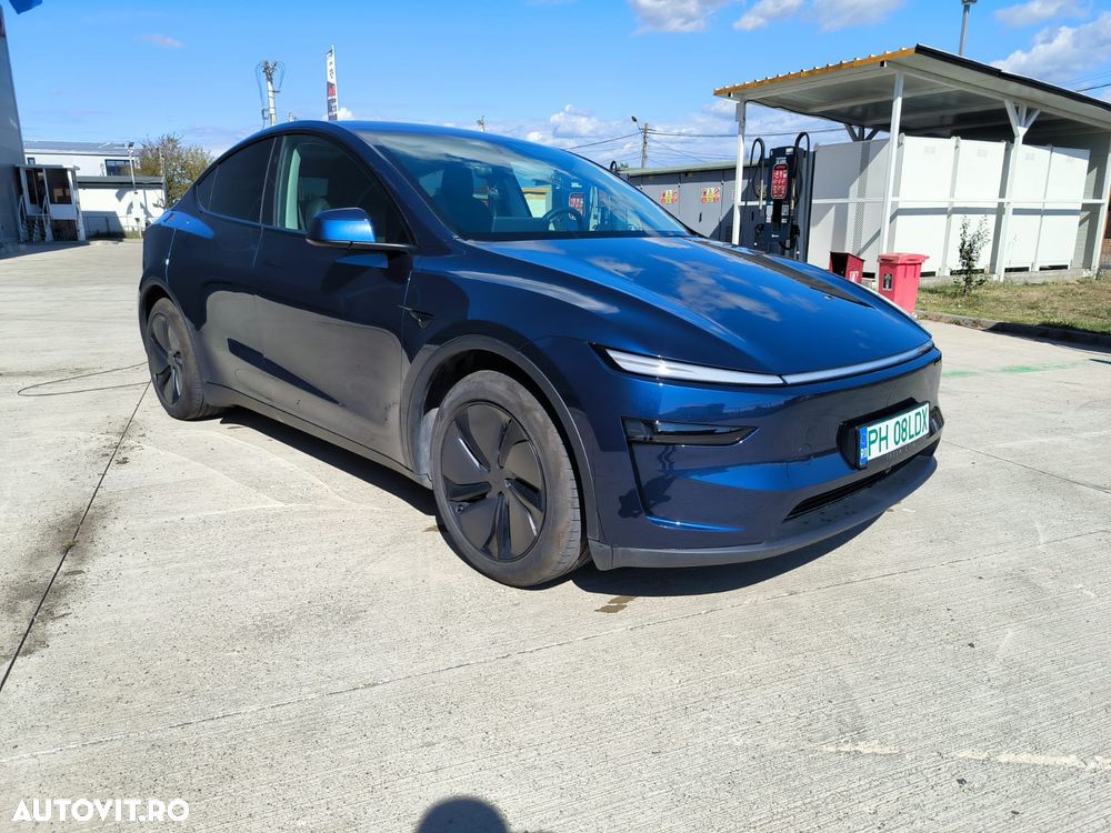 Tesla Model Y - 5