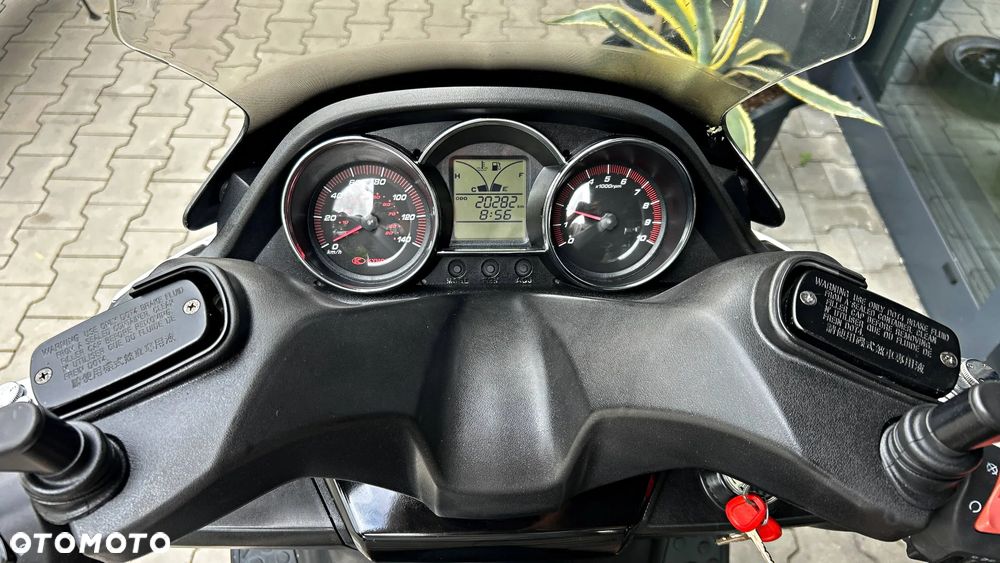 Kymco Downtown - 8