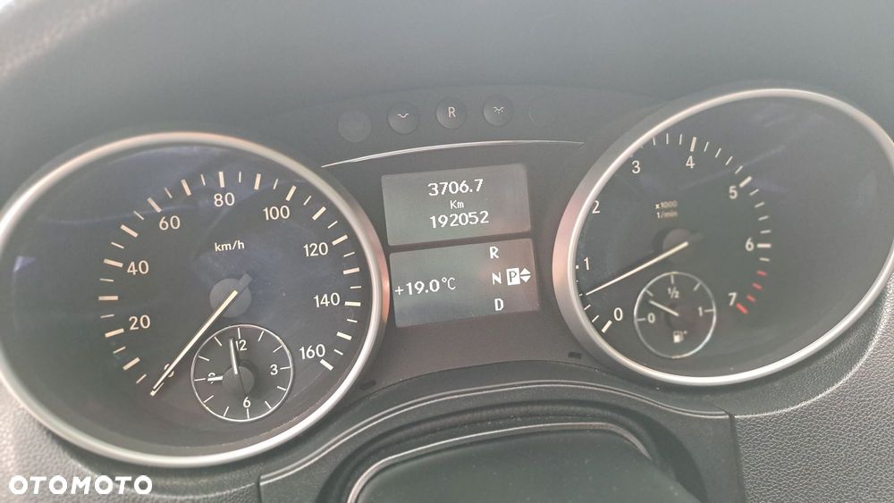 Mercedes-Benz ML 350 4-Matic - 13