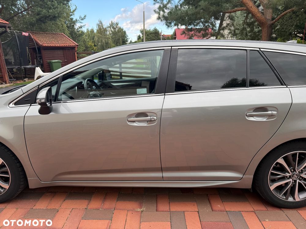 Toyota Avensis 2.0 Prestige MS - 4