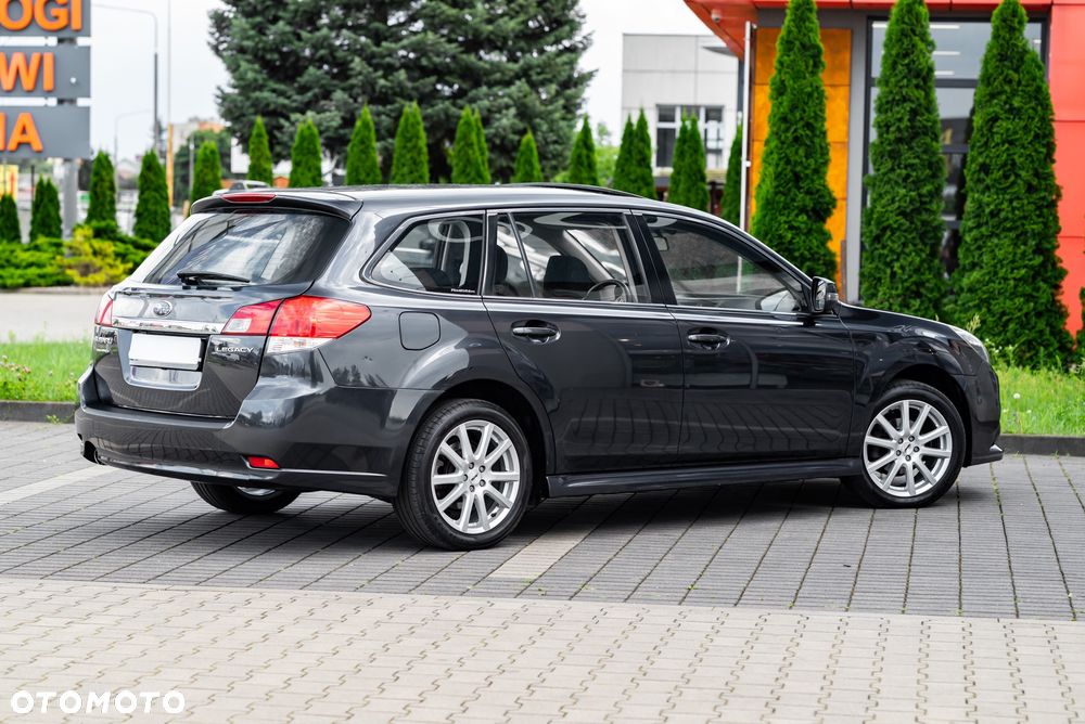 Subaru Legacy - 14