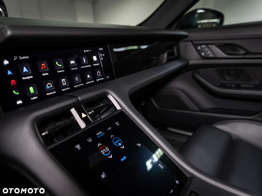 Porsche Taycan 4S - 17