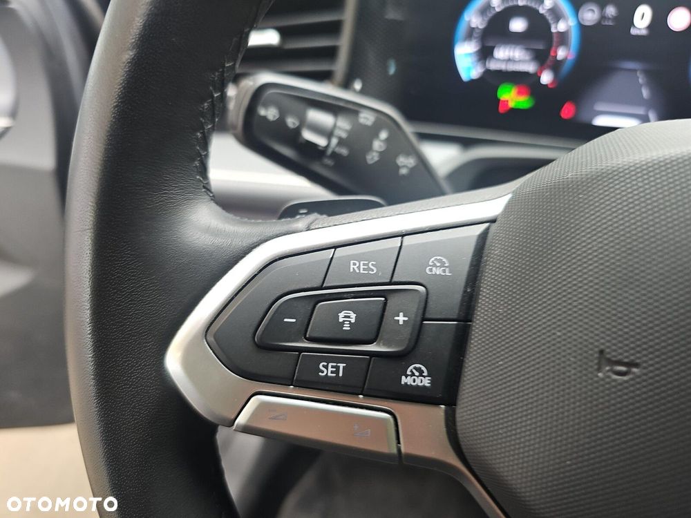 Volkswagen Passat - 13