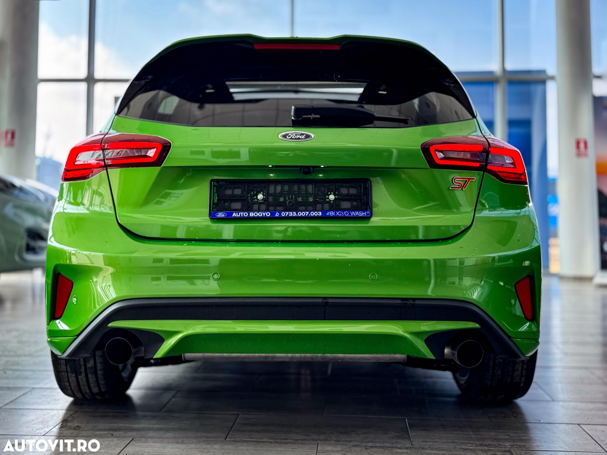 Ford Focus 2.3 Ecoboost ST X - 4