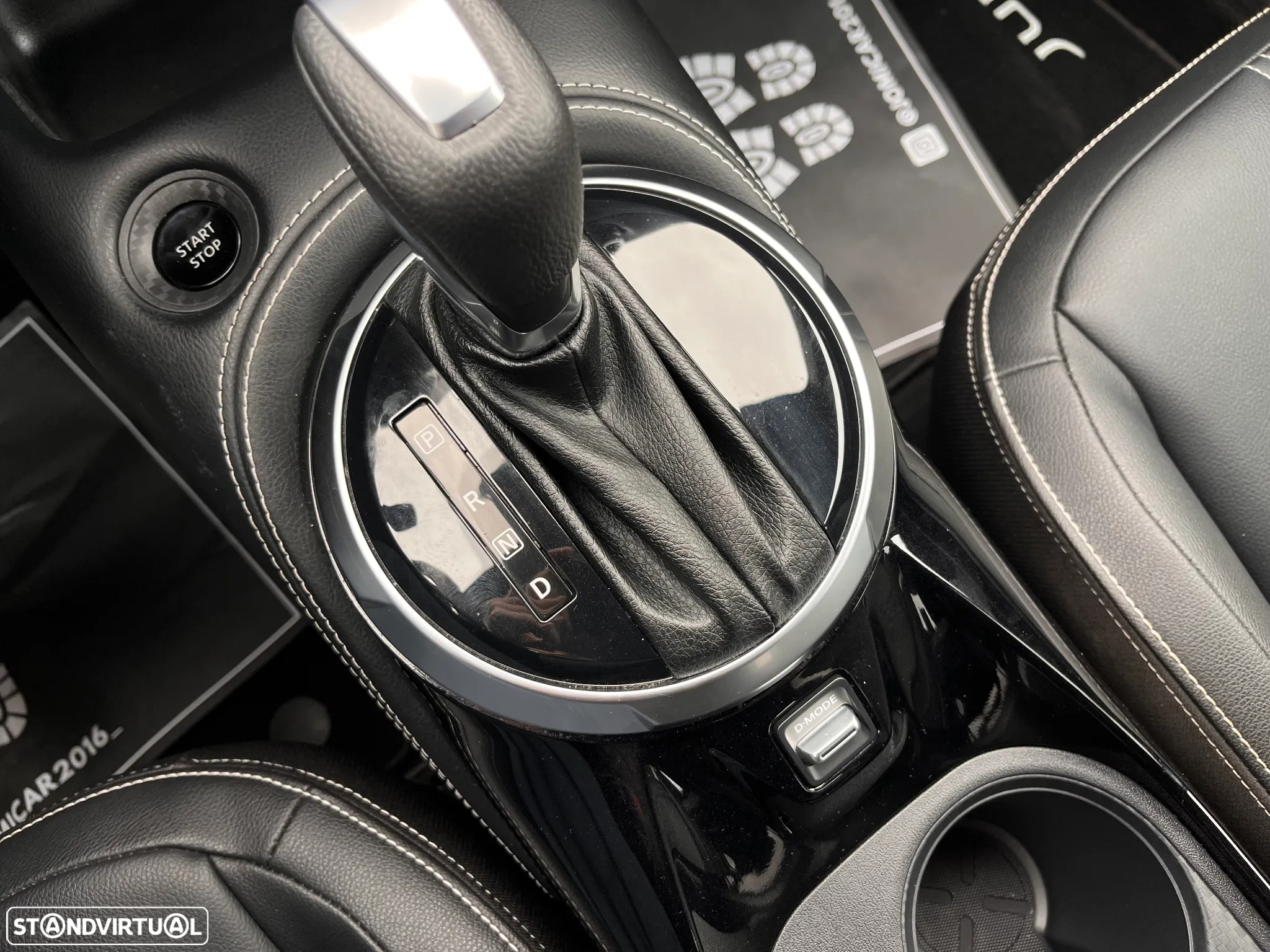 Nissan Juke 1.6 Hybrid N-Design Black - 23