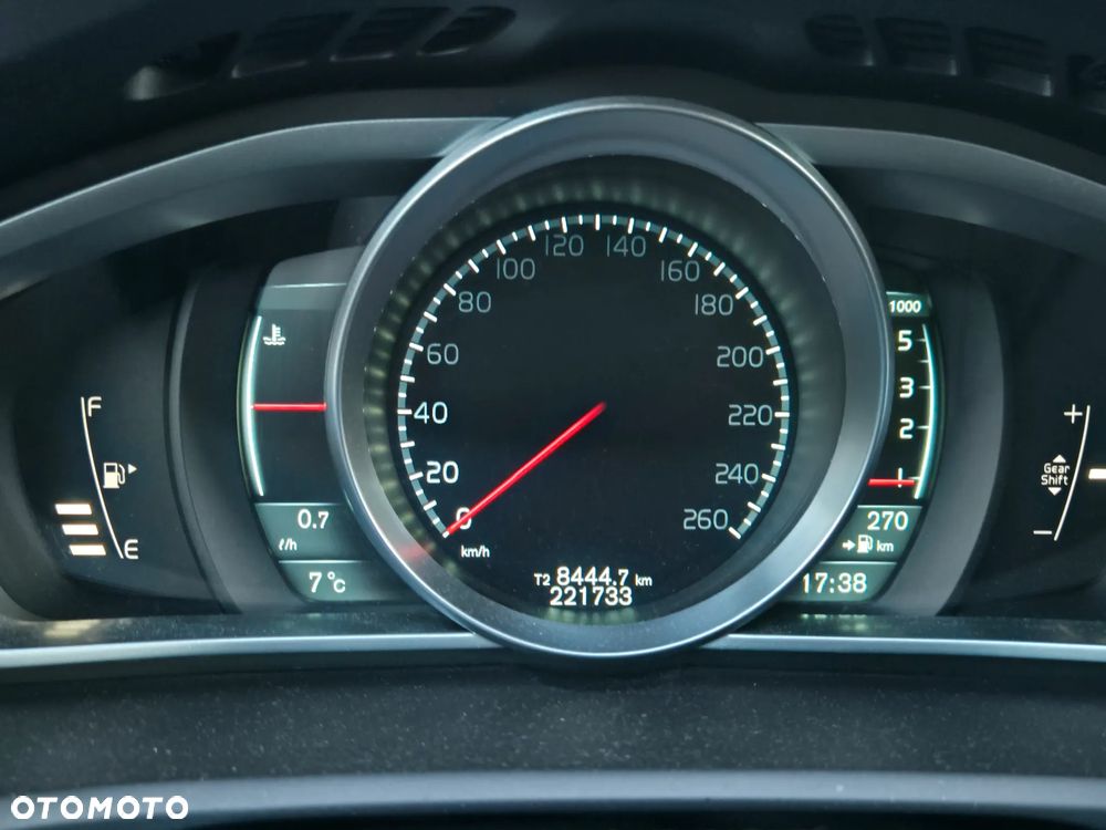 Volvo V40 D4 Kinetic - 18