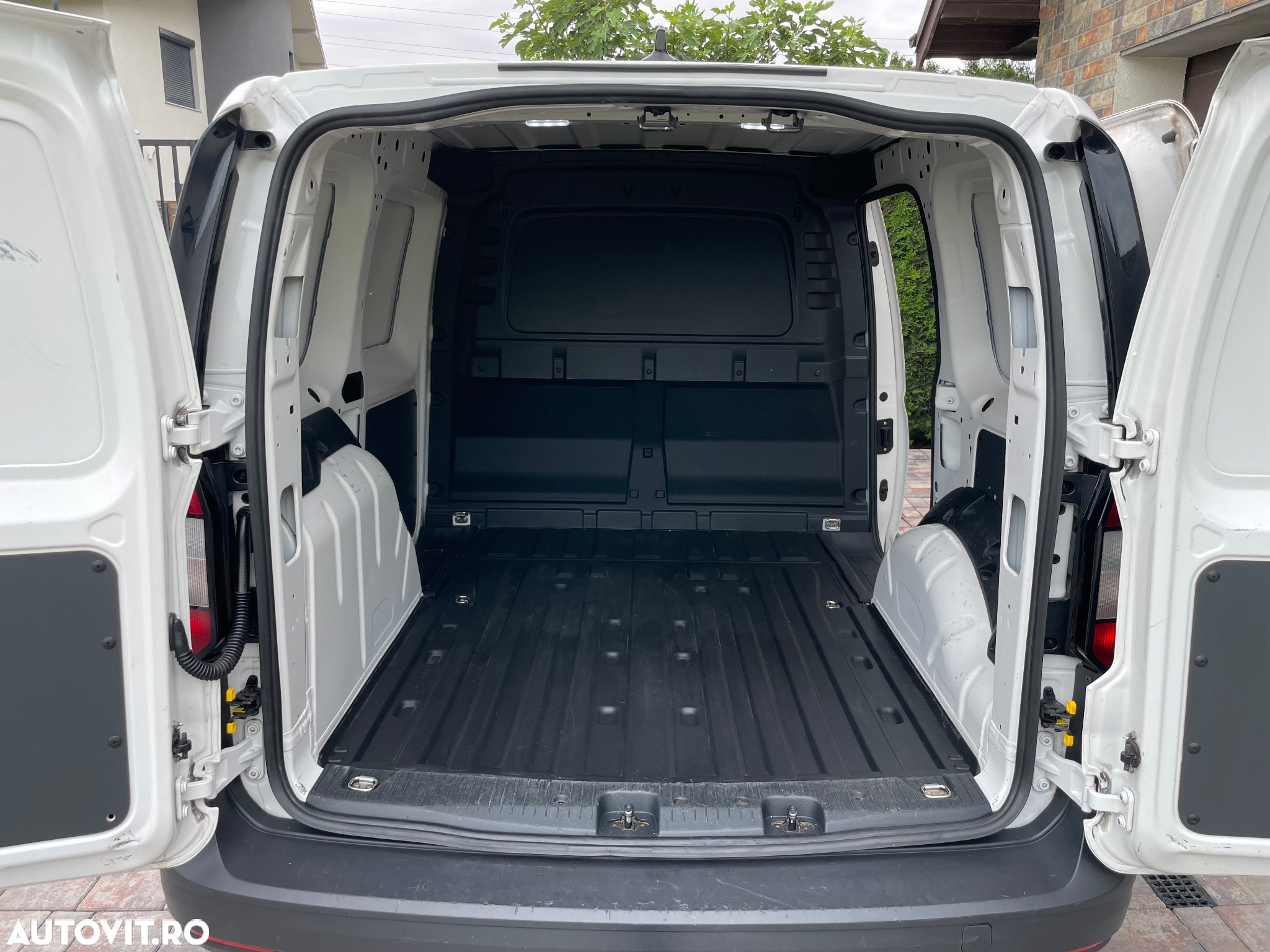 Volkswagen Caddy 2.0 TDI 75 kW - 24