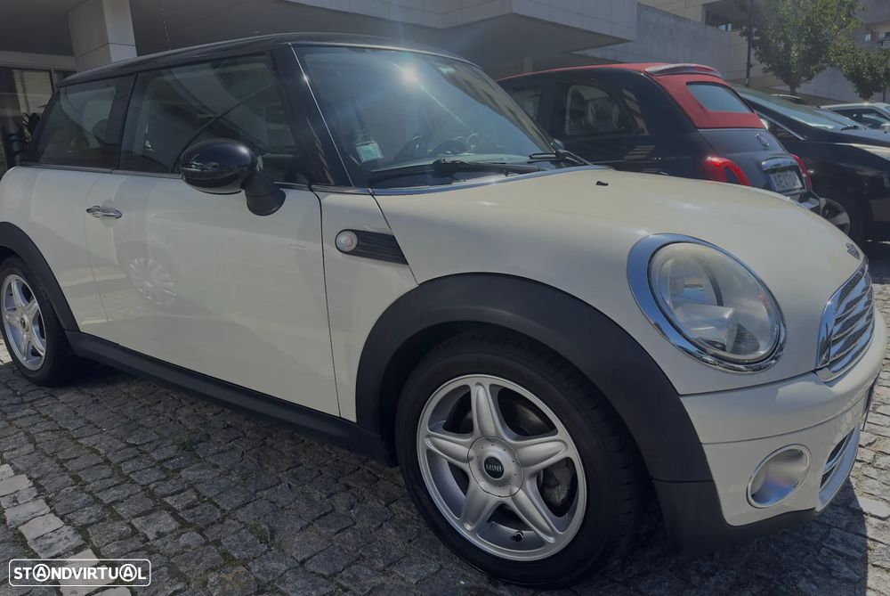 MINI 3 Portas Cooper D - 1