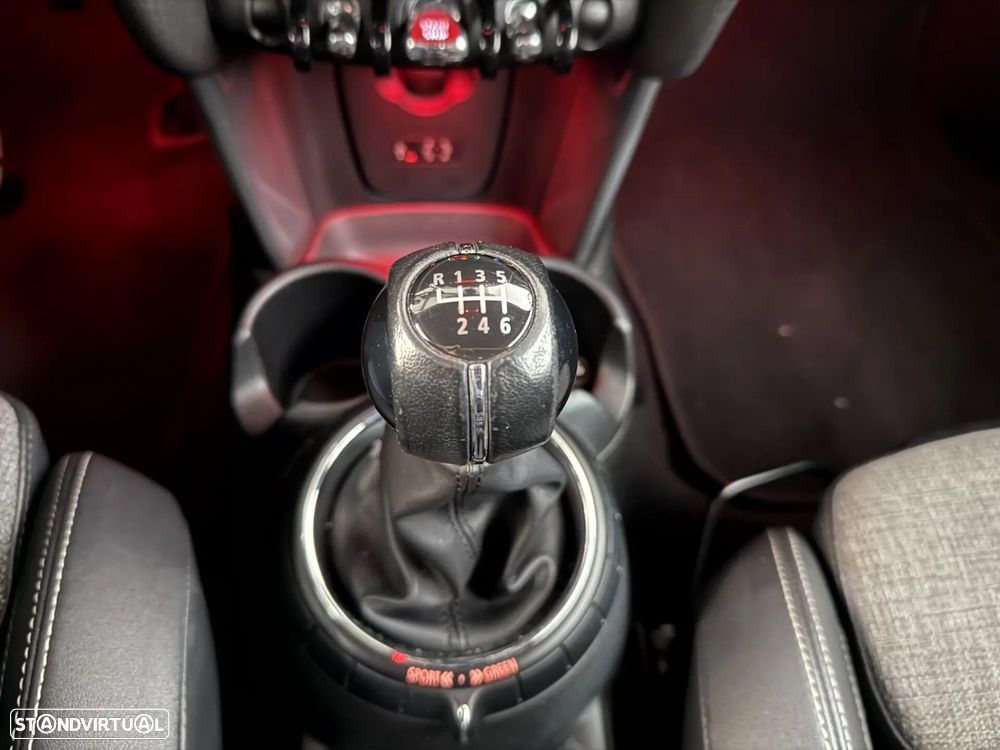 MINI 3 Portas Cooper D - 24