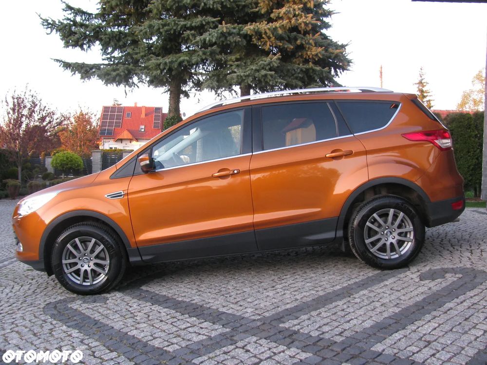 Ford Kuga 2.0 TDCi 2x4 Titanium - 4