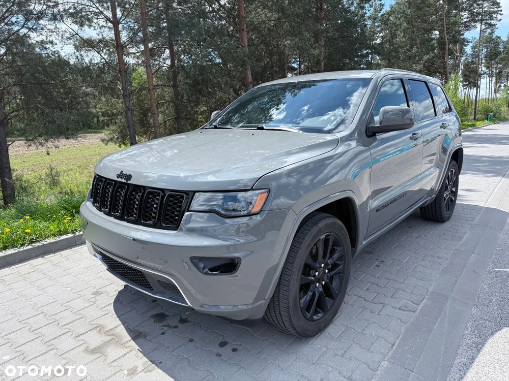 Jeep Grand Cherokee - 1