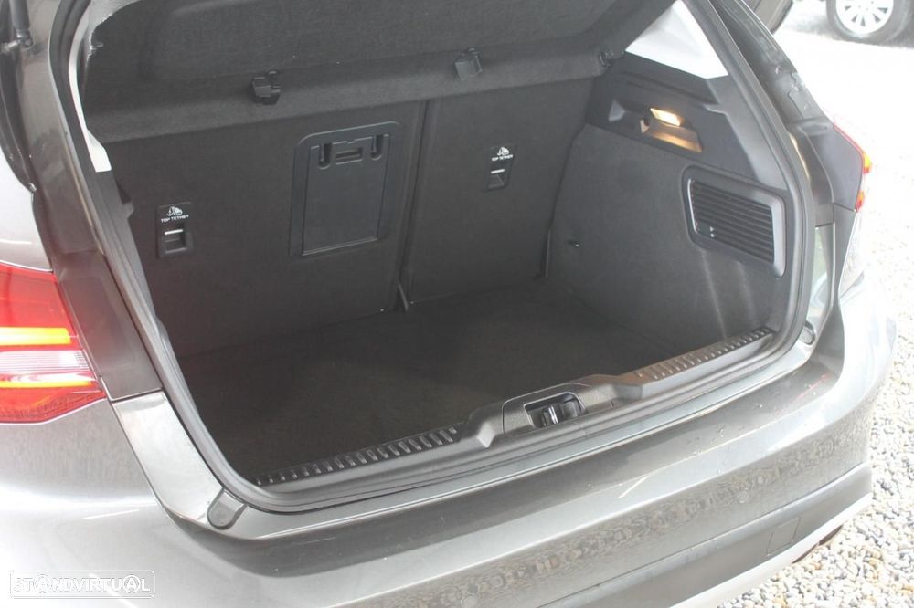 Ford Focus 1.0 EcoBoost MHEV Active X - 47