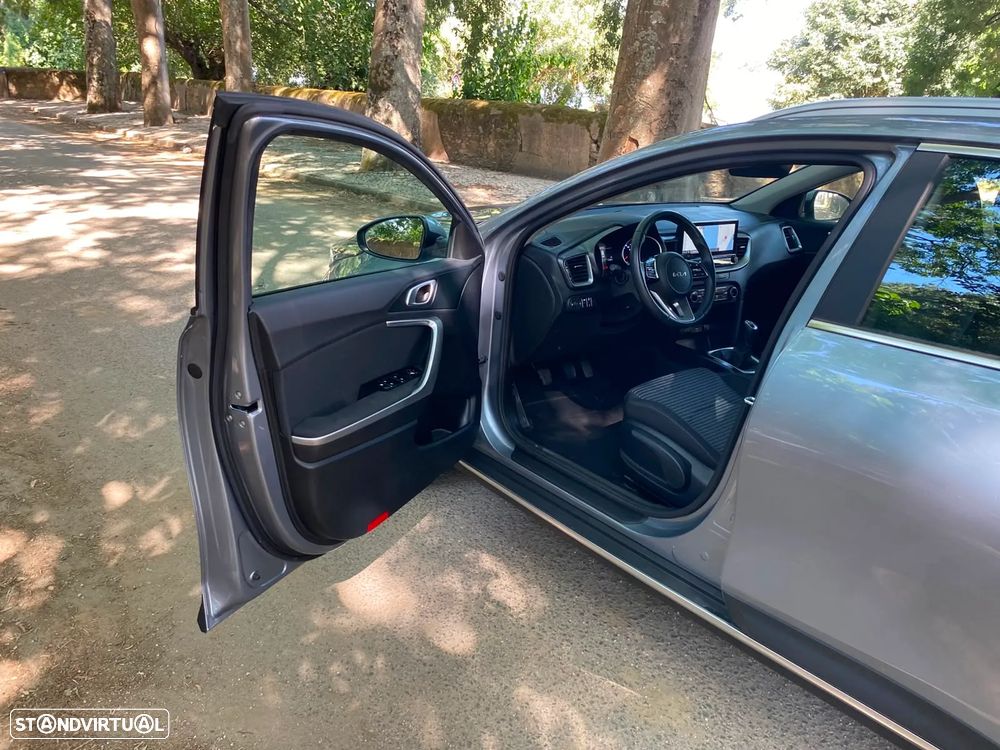 Kia XCeed 1.0 T-GDI Dynamic — fotografia 4
